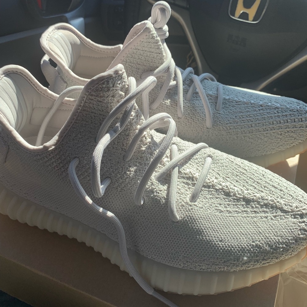 Yeezy Boost 350 V2